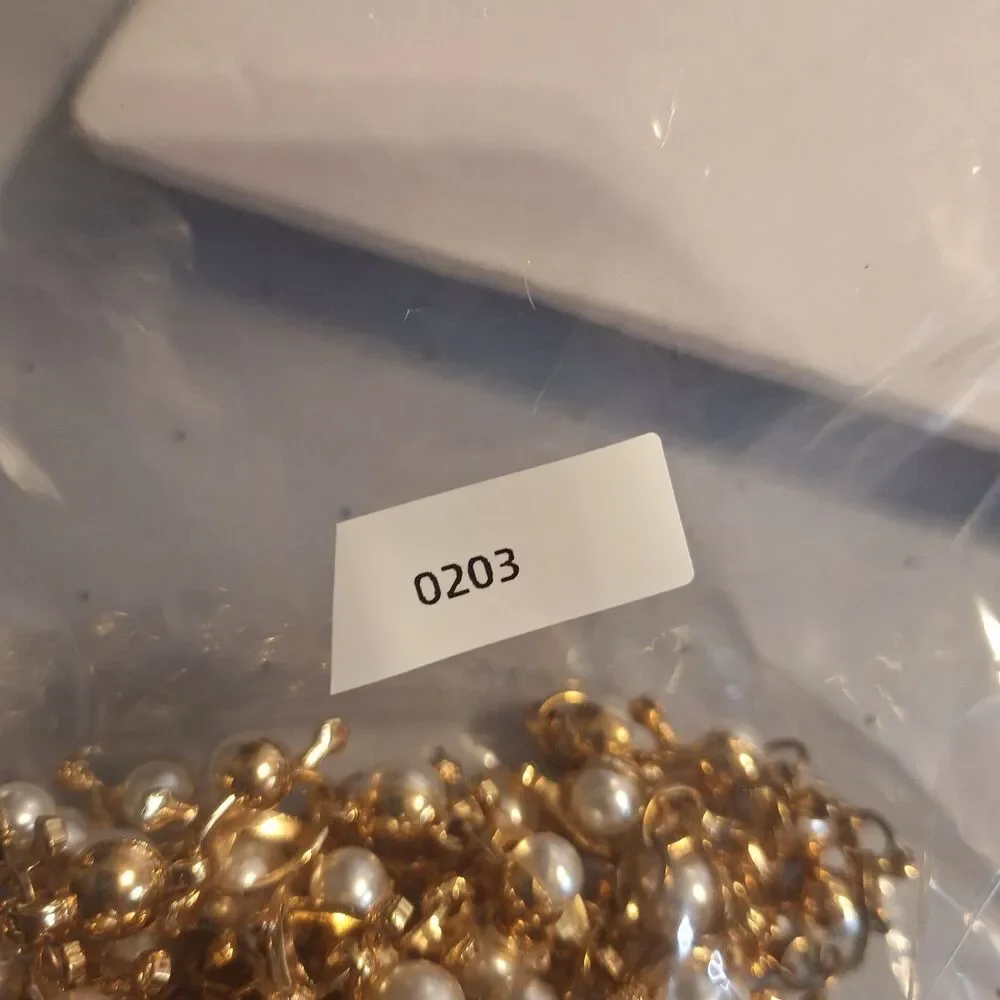 Pearl gold tone
